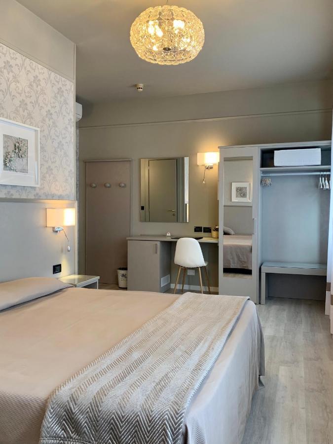 Hotel La Pace 산마우로토리네세 외부 사진