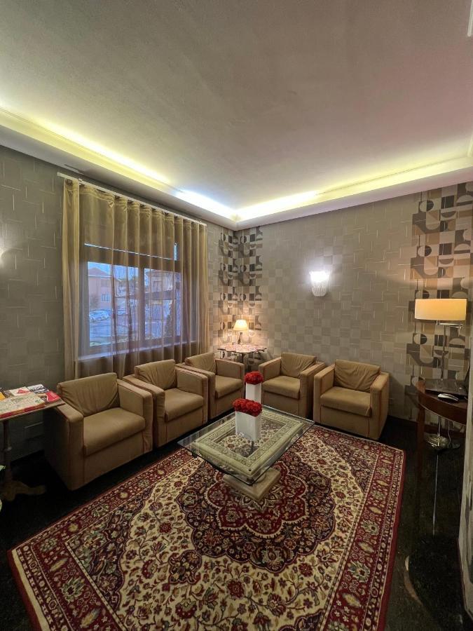 Hotel La Pace 산마우로토리네세 외부 사진