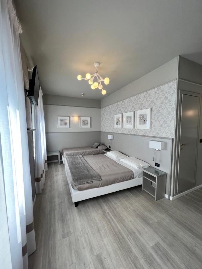 Hotel La Pace 산마우로토리네세 외부 사진