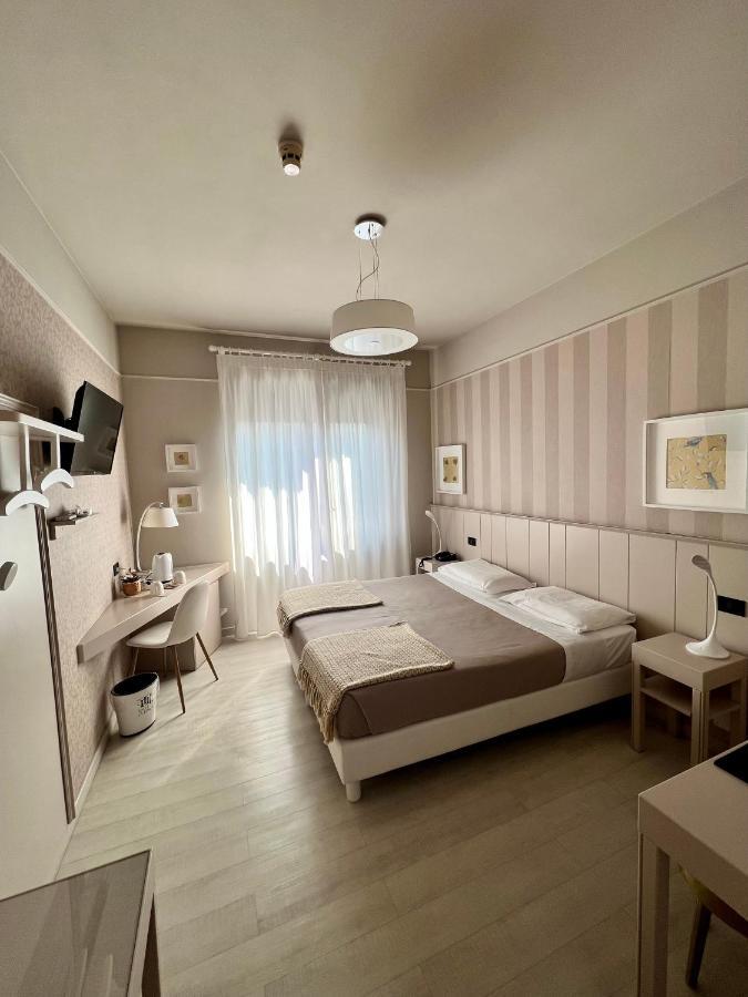 Hotel La Pace 산마우로토리네세 외부 사진