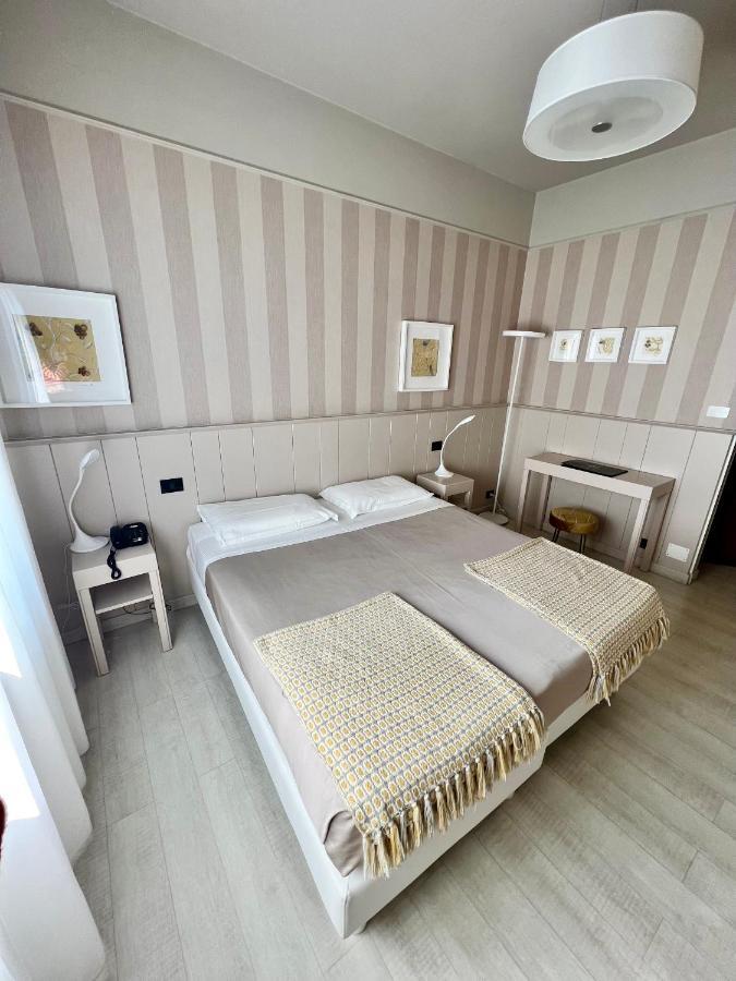 Hotel La Pace 산마우로토리네세 외부 사진
