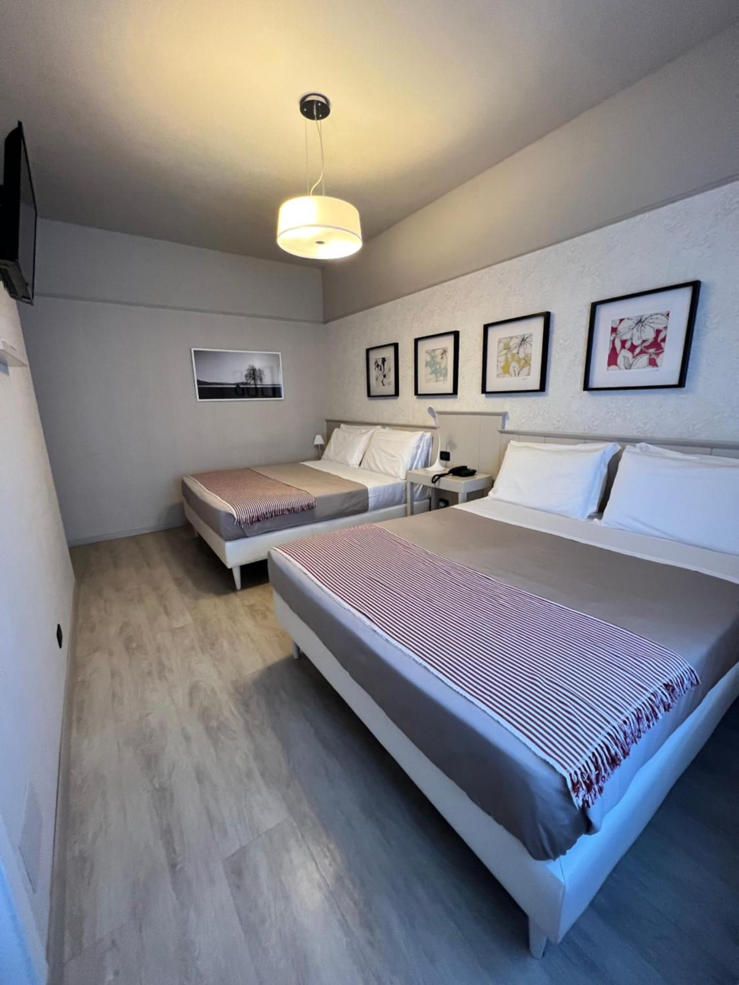 Hotel La Pace 산마우로토리네세 외부 사진