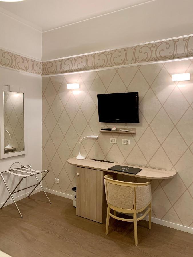 Hotel La Pace 산마우로토리네세 외부 사진