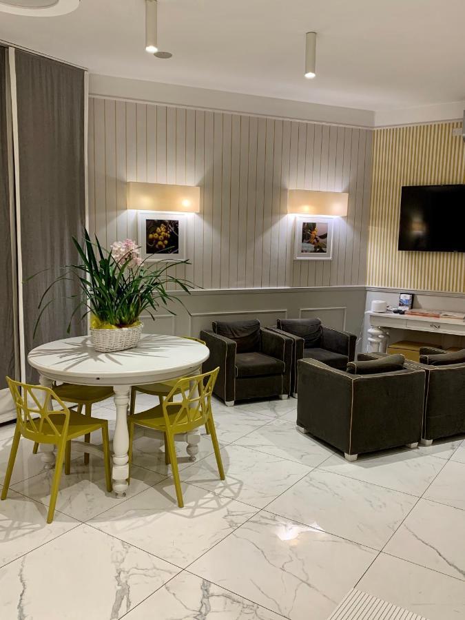 Hotel La Pace 산마우로토리네세 외부 사진