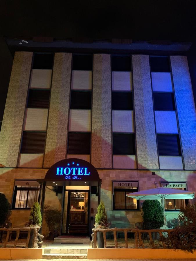 Hotel La Pace 산마우로토리네세 외부 사진
